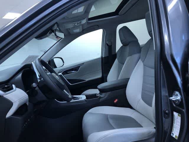 Thumbnail: 2023 Toyota RAV4 - 18