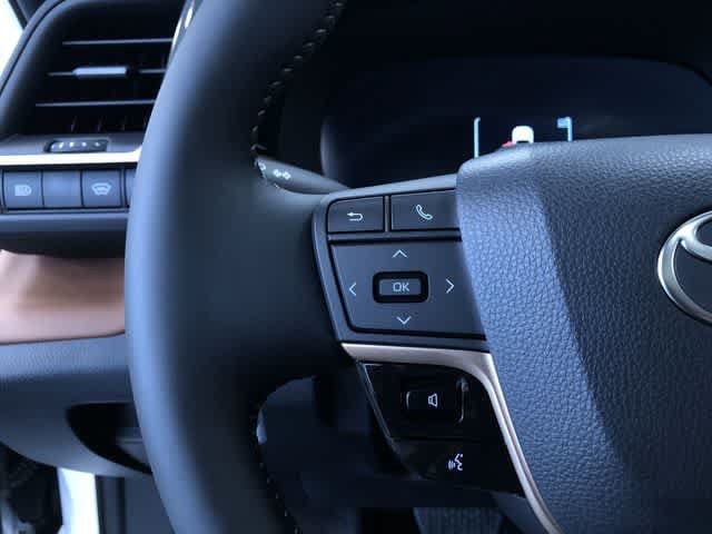 Thumbnail: 2026 Toyota Crown - 25