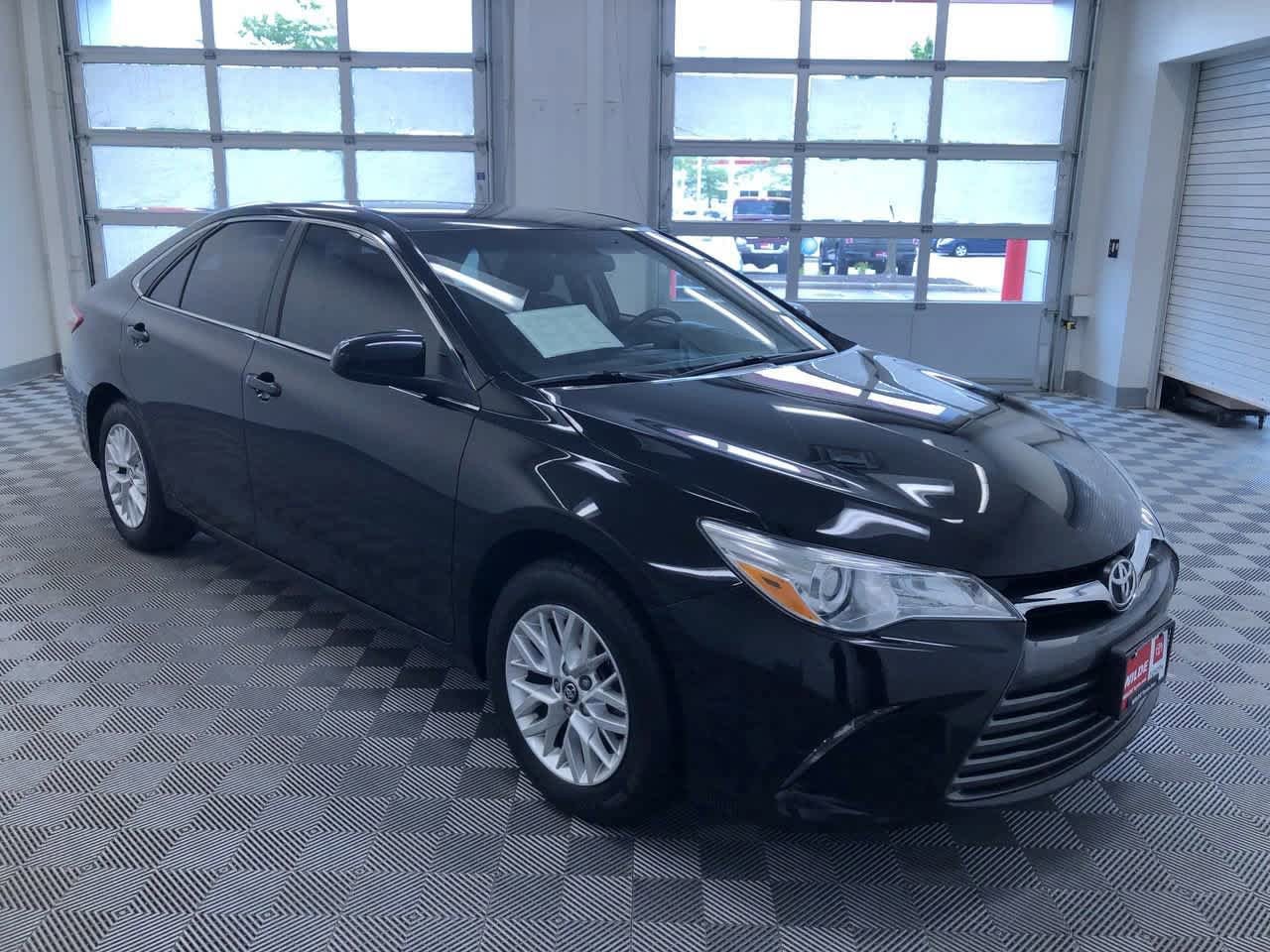 Thumbnail: 2017 Toyota Camry - 35