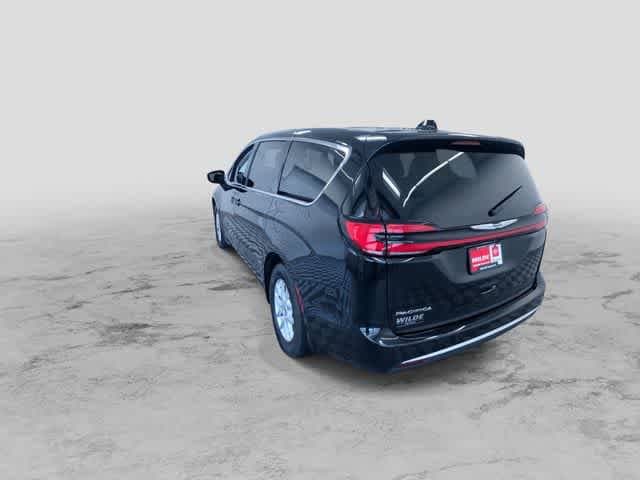 Thumbnail: 2024 Chrysler Pacifica - 8