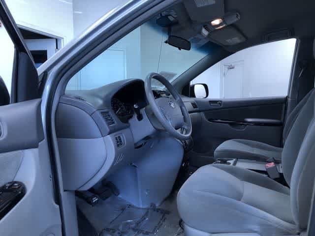 Thumbnail: 2005 Toyota Sienna - 11
