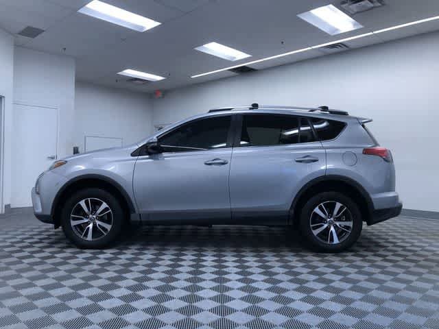 Thumbnail: 2016 Toyota RAV4 - 11