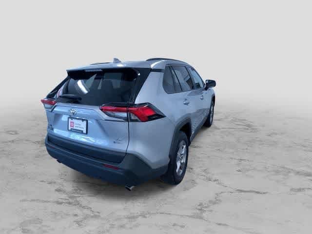 2025 Toyota RAV4 LE - Photo 9