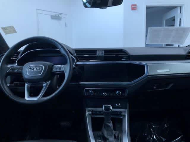 Thumbnail: 2025 Audi Q3 - 17