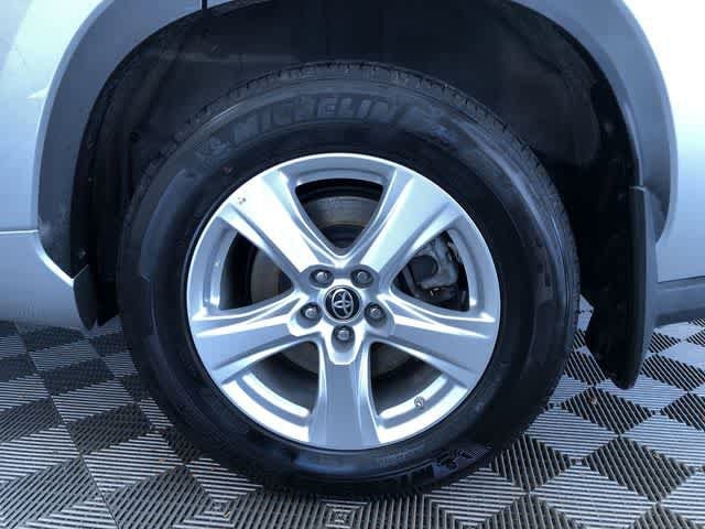 Thumbnail: 2024 Toyota Highlander - 18