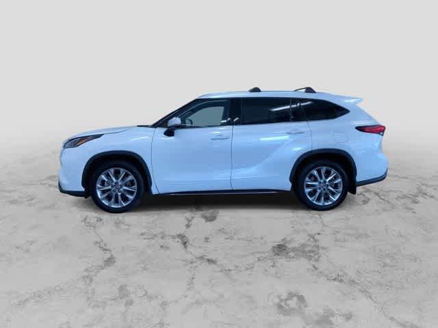 Thumbnail: 2022 Toyota Highlander - 6