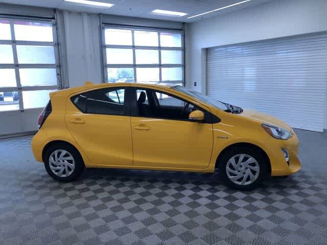 Thumbnail: 2015 Toyota Prius c - 36