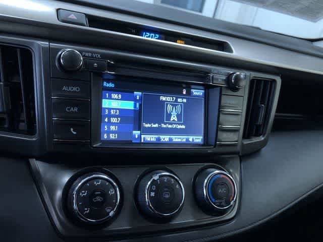 Thumbnail: 2015 Toyota RAV4 - 29