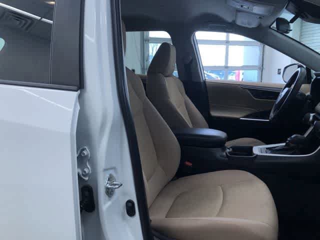 Thumbnail: 2019 Toyota RAV4 - 14