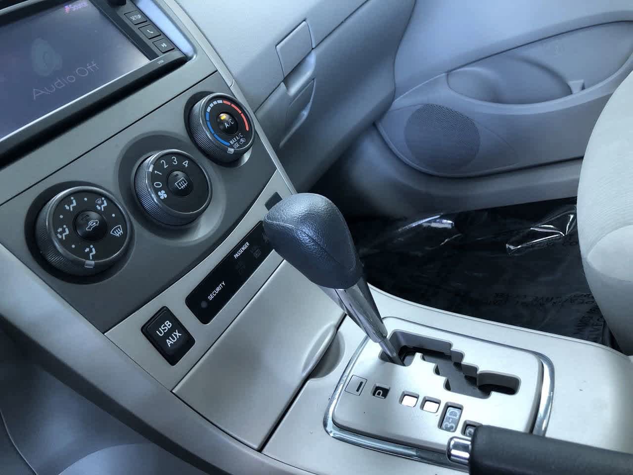 Thumbnail: 2013 Toyota Corolla - 29