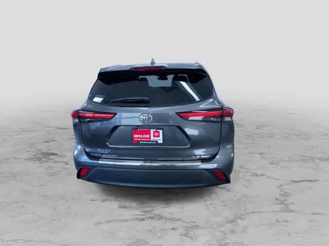 Thumbnail: 2023 Toyota Highlander - 9