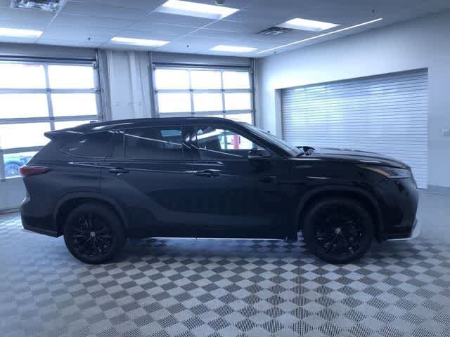 Thumbnail: 2025 Toyota Highlander - 35