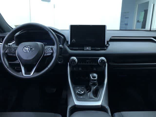 Thumbnail: 2023 Toyota RAV4 - 17