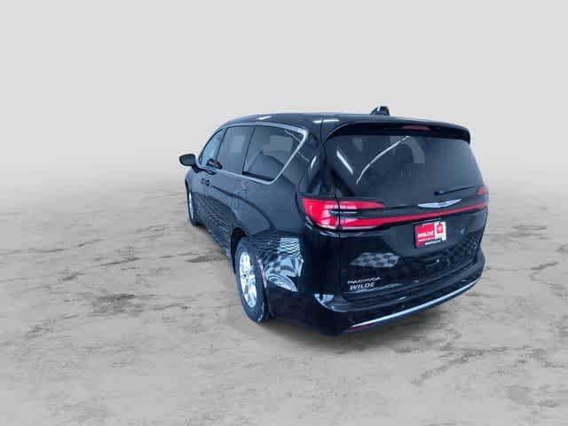 Thumbnail: 2024 Chrysler Pacifica - 8