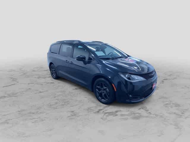 Thumbnail: 2019 Chrysler Pacifica - 3