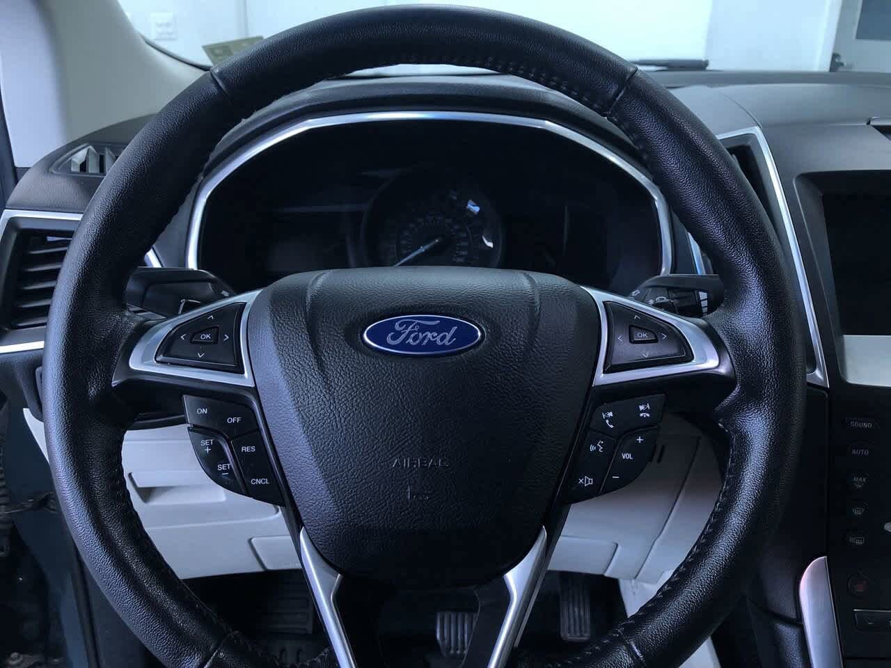 Thumbnail: 2016 Ford Edge - 24