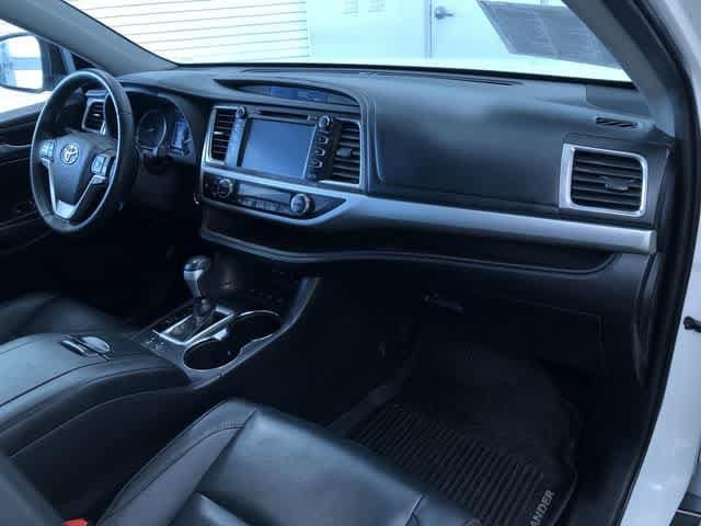 Thumbnail: 2019 Toyota Highlander - 25