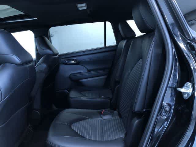 Thumbnail: 2025 Toyota Highlander - 20