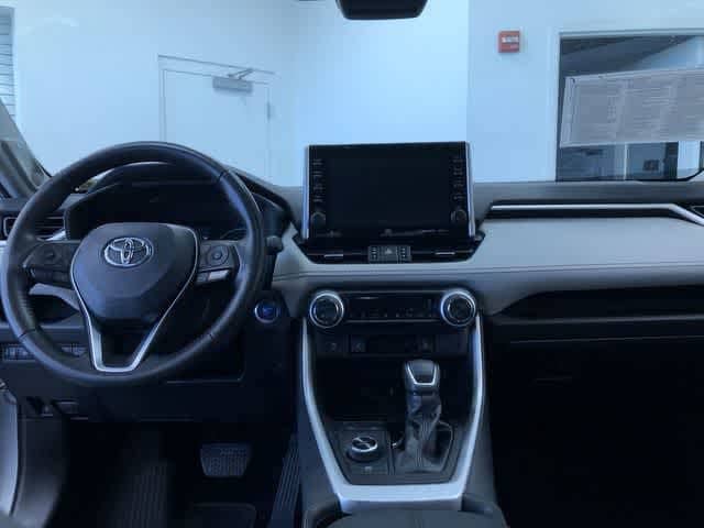 Thumbnail: 2022 Toyota RAV4 - 17