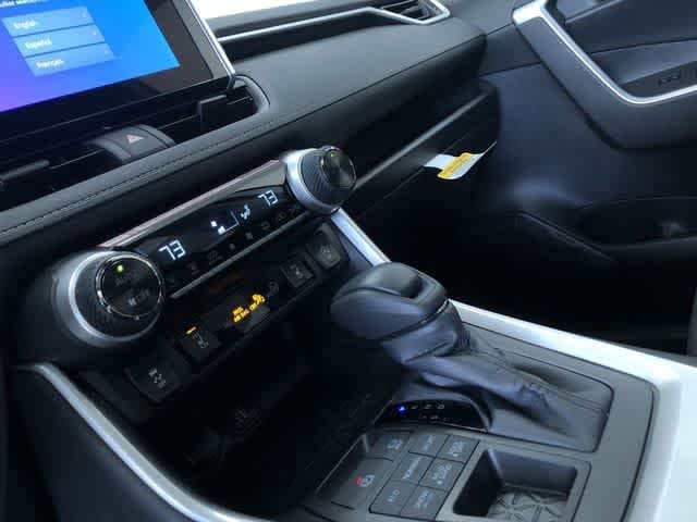 Thumbnail: 2025 Toyota RAV4 - 22