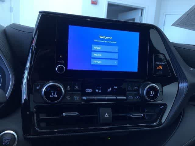 Thumbnail: 2025 Toyota Highlander - 29