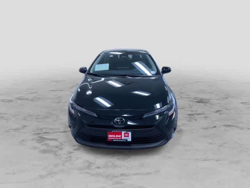 Used 2025 Toyota Corolla LE Car