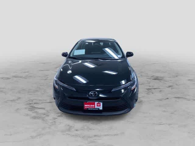 2025 Toyota Corolla LE photo 4