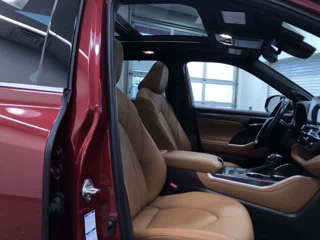 Thumbnail: 2020 Toyota Highlander - 22