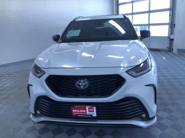 Thumbnail: 2023 Toyota Highlander - 17