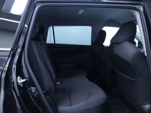 Thumbnail: 2023 Toyota Highlander - 20