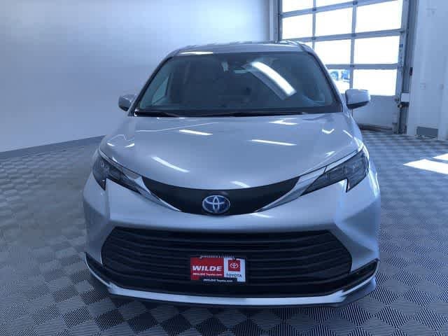 Thumbnail: 2025 Toyota Sienna - 15