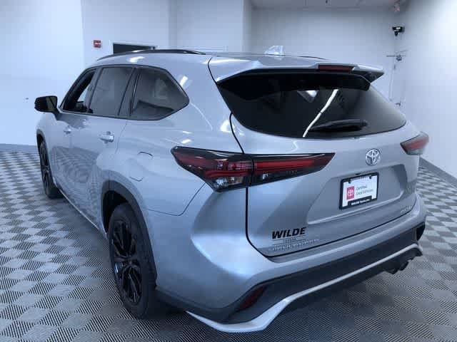 Thumbnail: 2025 Toyota Highlander - 12