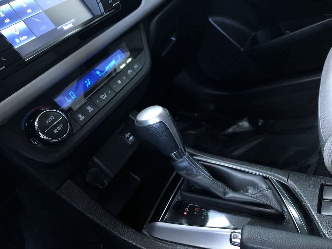 Thumbnail: 2015 Toyota Corolla - 30