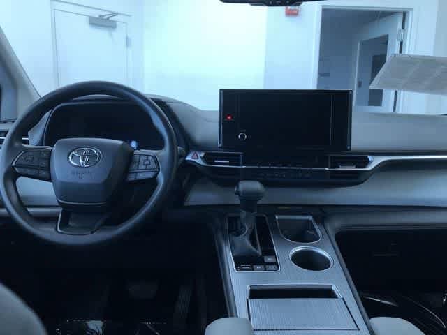 Thumbnail: 2026 Toyota Sienna - 16