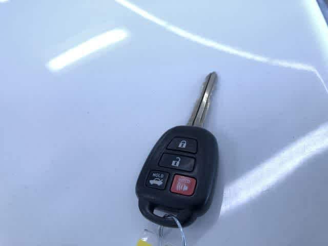 Thumbnail: 2015 Toyota Corolla - 31