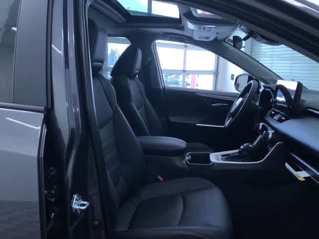 Thumbnail: 2025 Toyota RAV4 - 14