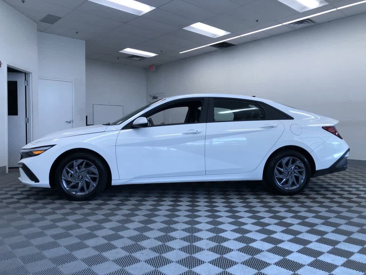 2024 Hyundai Elantra SEL 11