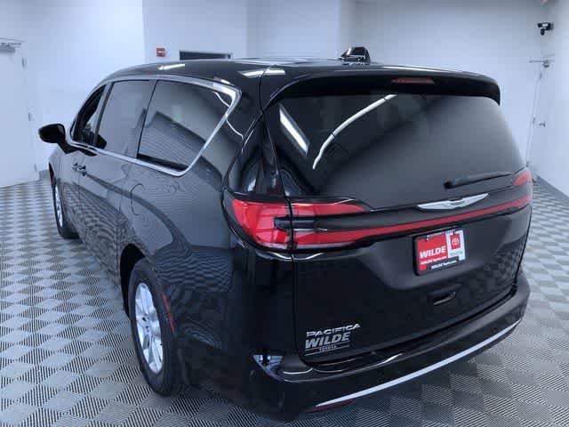 Thumbnail: 2025 Chrysler Pacifica - 13