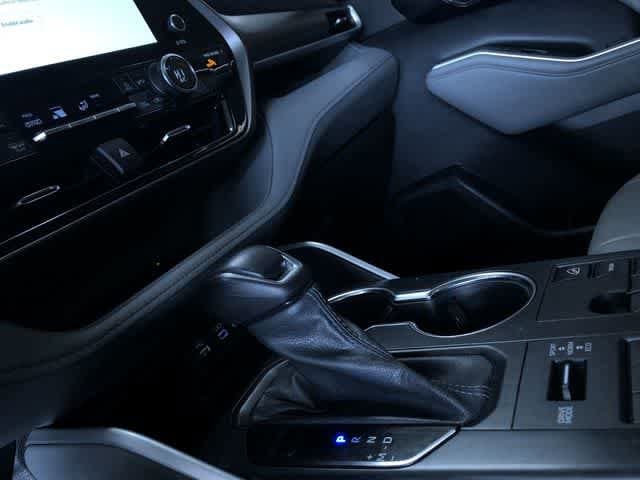 Thumbnail: 2023 Toyota Highlander - 31