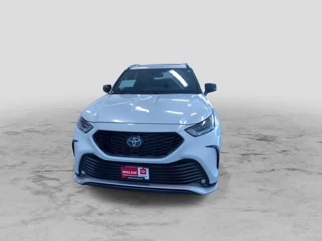 Thumbnail: 2023 Toyota Highlander - 5