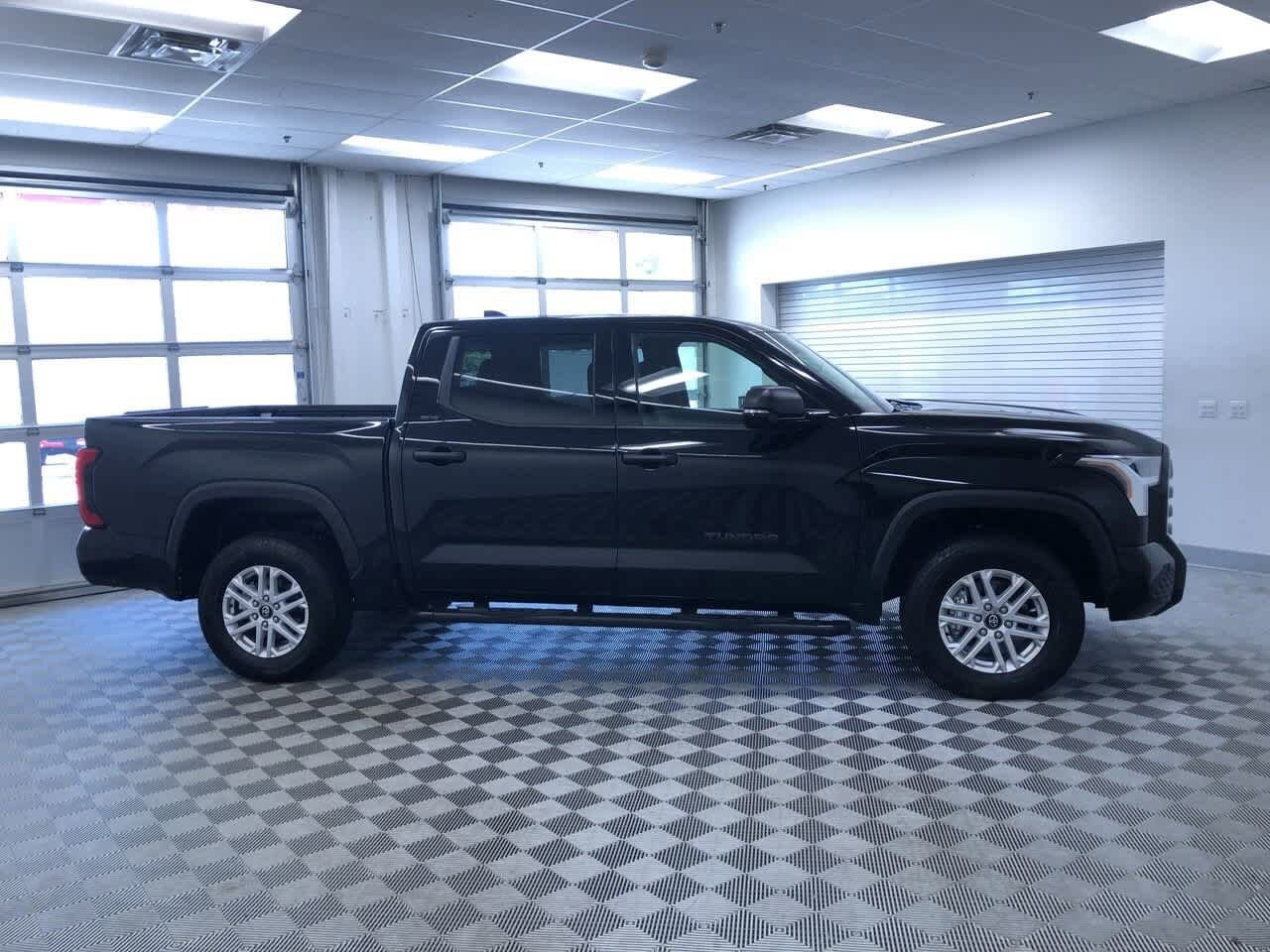 Thumbnail: 2025 Toyota Tundra - 6