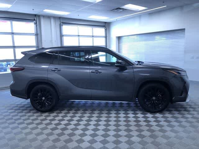 Thumbnail: 2025 Toyota Highlander - 35