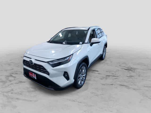 Thumbnail: 2022 Toyota RAV4 - 6