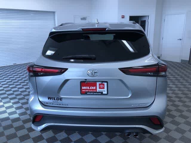 Thumbnail: 2025 Toyota Highlander - 16