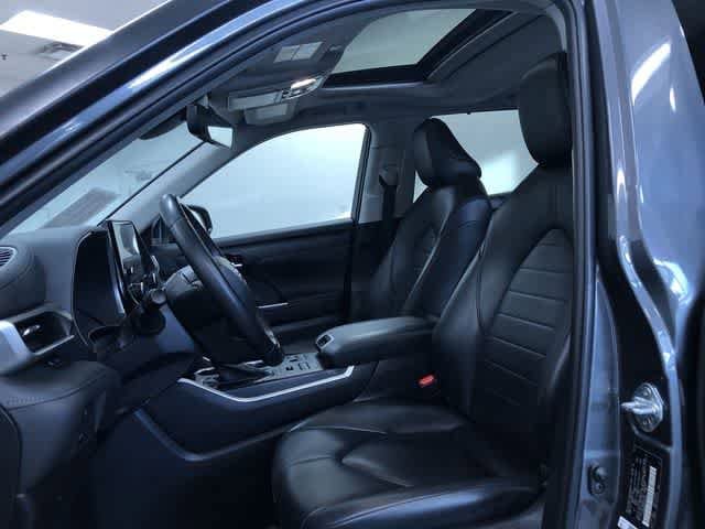 Thumbnail: 2023 Toyota Highlander - 20