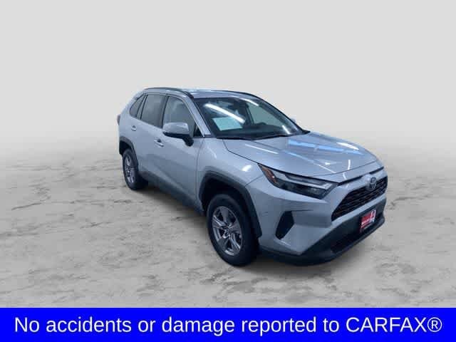 2025 Toyota RAV4 Hybrid XLE photo 3