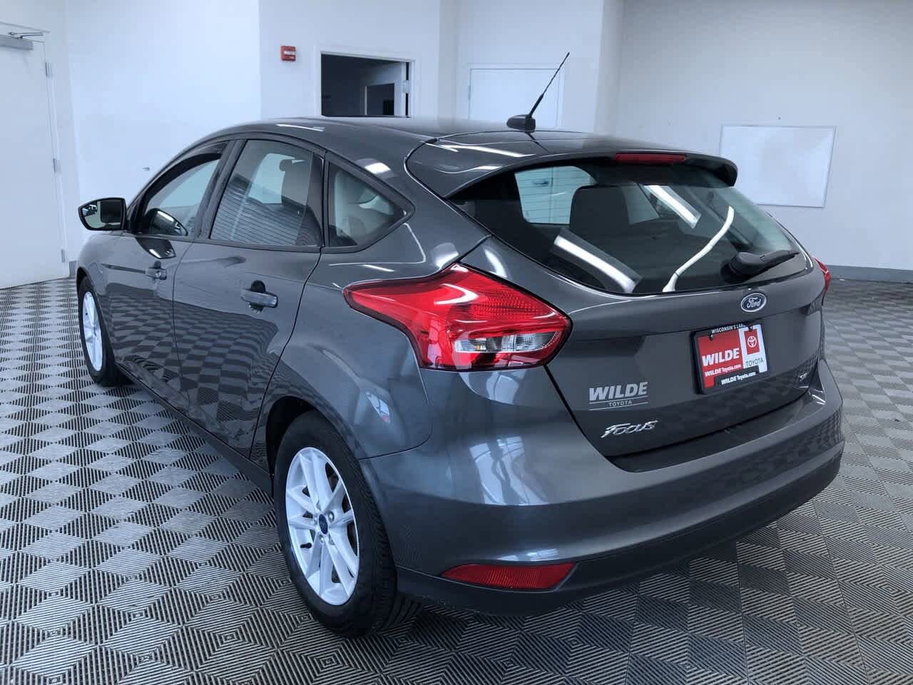 2018 Ford Focus SE 12