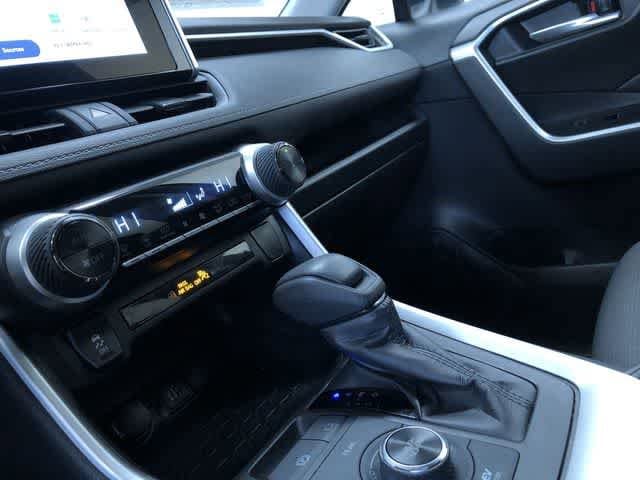 Thumbnail: 2025 Toyota RAV4 - 31