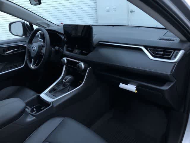 Thumbnail: 2025 Toyota RAV4 - 15