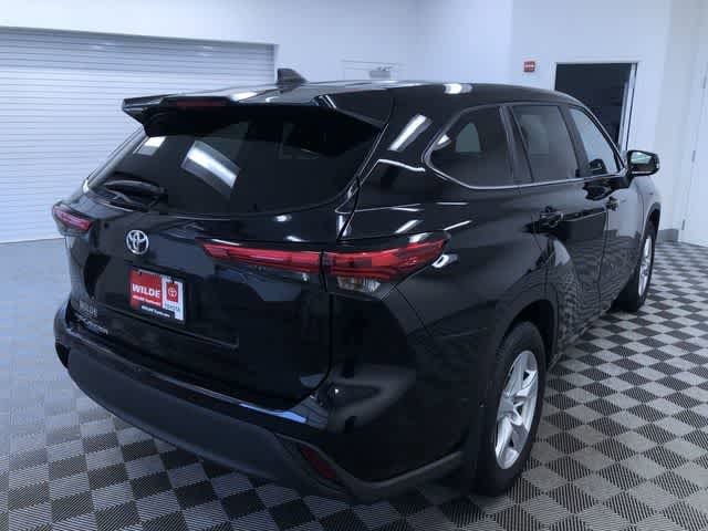 Thumbnail: 2023 Toyota Highlander - 33